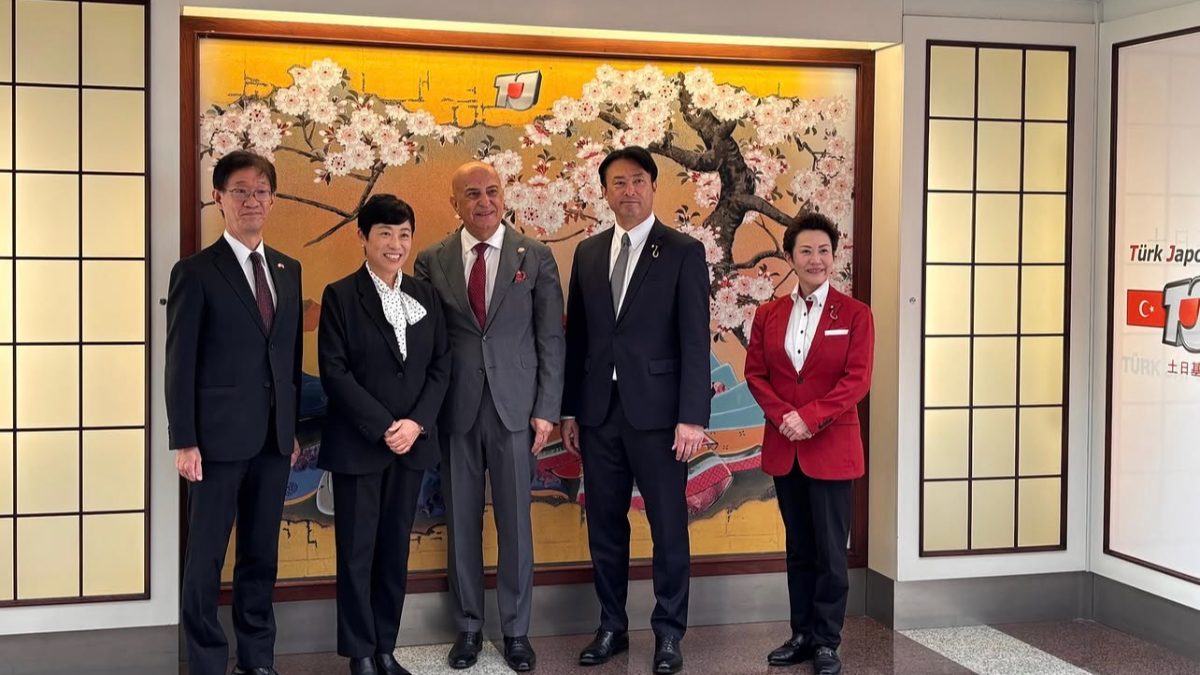 Japon Parlamenter Heyeti ve Büyükelçi Tamura Masami, Türk Japon Vakfı'nı Ziyaret Etti